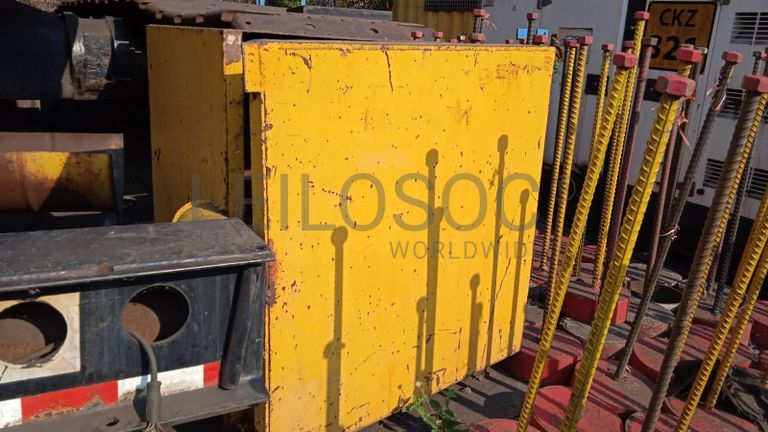 CAIXAS METÁLICAS ·