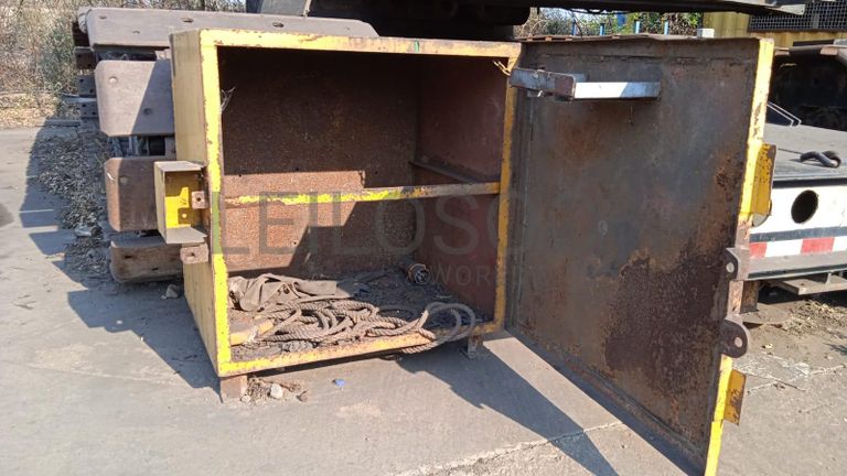 CAIXAS METÁLICAS ·