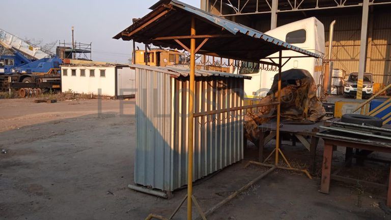 ESTRUTURA METÁLICA ·