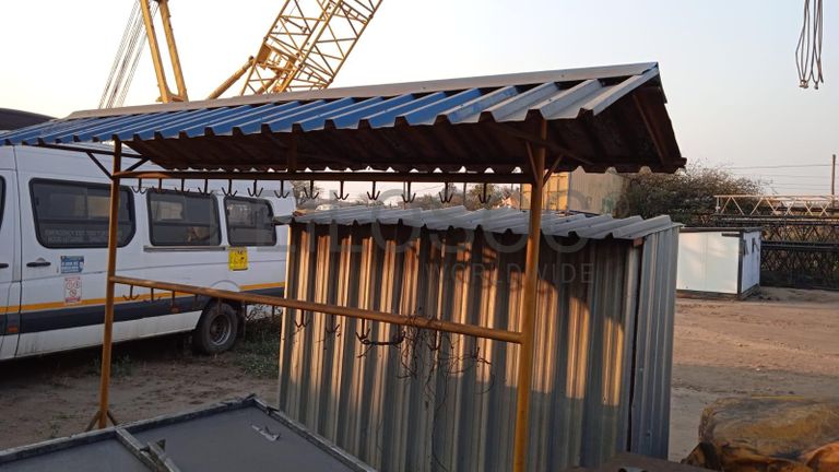 ESTRUTURA METÁLICA ·