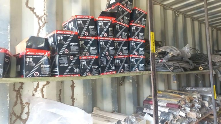 Diversos + Diversos + Diversos + Gerador + Wedinb box + Diversos + Wedding Machine + Diversos + Rolls Jig + Diversos + Contentor de 40P ·