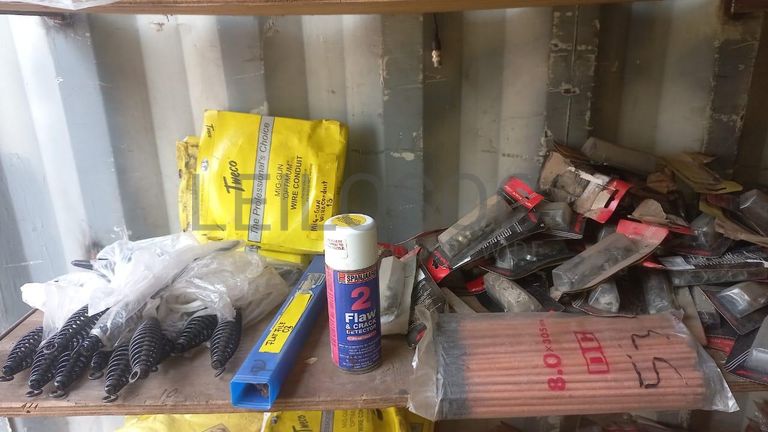 Diversos + Diversos + Diversos + Gerador + Wedinb box + Diversos + Wedding Machine + Diversos + Rolls Jig + Diversos + Contentor de 40P ·