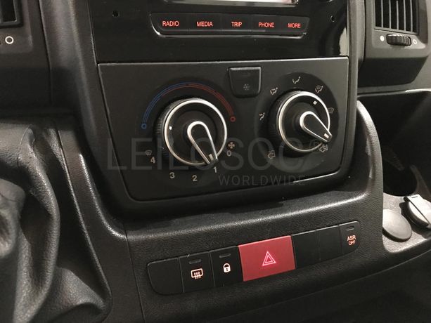 Peugeot Boxer 2.0 Blue HDI · Ano 2017