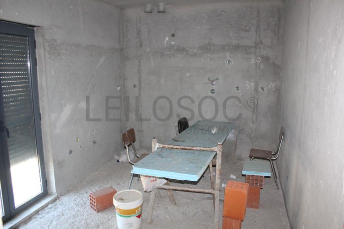 Lote para Construção c/ Benfeitoria · Portalegre