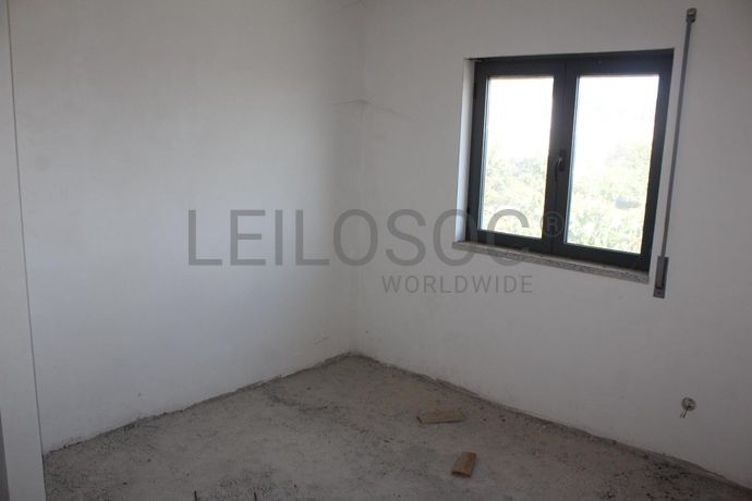 Lote para Construção c/ Benfeitoria · Portalegre