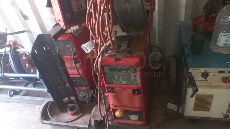 Diversos + Diversos + Diversos + Diversos + Diversos + Diversos + Diversos + Welding Machine + Welding Machine + Welding Machine + Ridgid Machine + Motores + Cut off machine + Caixas de Ferramenta + Varões + Diversos + Frolas + Cintos de Segurança + Diversos + Contentor de 40P ·