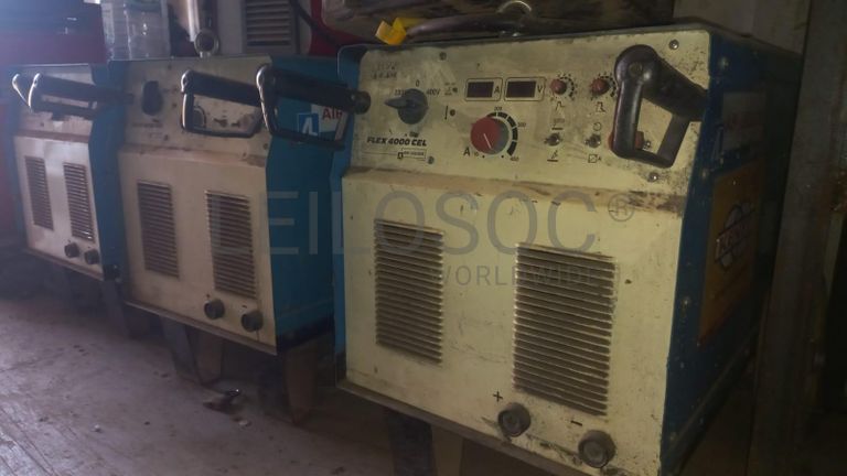 Diversos + Diversos + Diversos + Diversos + Diversos + Diversos + Diversos + Welding Machine + Welding Machine + Welding Machine + Ridgid Machine + Motores + Cut off machine + Caixas de Ferramenta + Varões + Diversos + Frolas + Cintos de Segurança + Diversos + Contentor de 40P ·