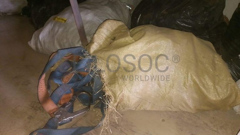 Diversos + Diversos + Diversos + Diversos + Diversos + Diversos + Diversos + Welding Machine + Welding Machine + Welding Machine + Ridgid Machine + Motores + Cut off machine + Caixas de Ferramenta + Varões + Diversos + Frolas + Cintos de Segurança + Diversos + Contentor de 40P ·