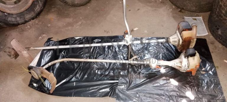 Máquinas de cortar relva  ·