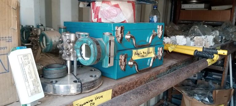 Material Informático + Material Informático + Material Informático + Diversos + Mobiliário de escritório + Diversos + Diversos + Olofotes + Diversos + Diversos + Contentor de 40P ·