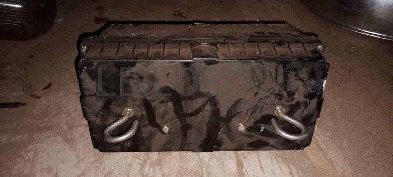 Material Informático + Material Informático + Material Informático + Diversos + Mobiliário de escritório + Diversos + Diversos + Olofotes + Diversos + Diversos + Contentor de 40P ·