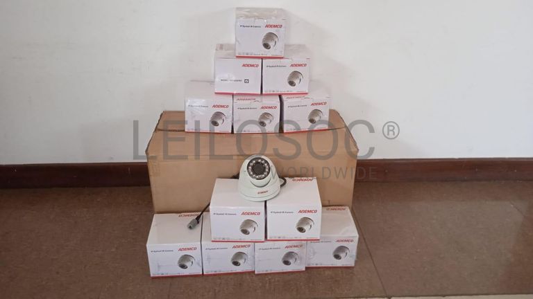 Câmeras de vigilância  + Equipamentos de vigilância  + Equipamentos de vigilância  + Equipamentos de vigilância  + Equipamentos de vigilância  + Equipamentos de vigilância  + Equipamentos de vigilância  ·