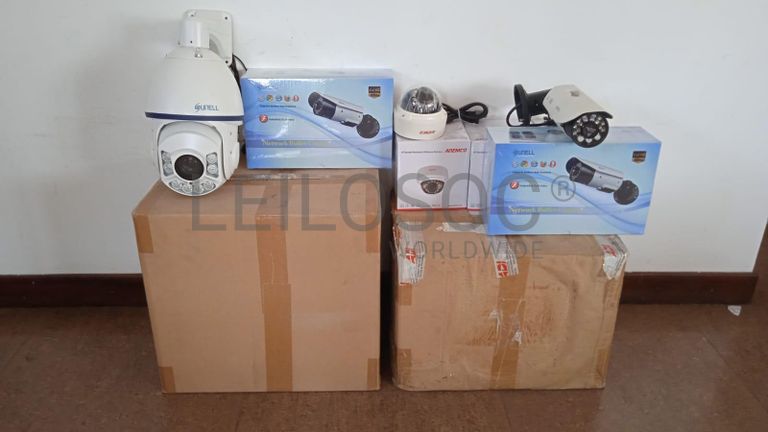 Câmeras de vigilância  + Equipamentos de vigilância  + Equipamentos de vigilância  + Equipamentos de vigilância  + Equipamentos de vigilância  + Equipamentos de vigilância  ·