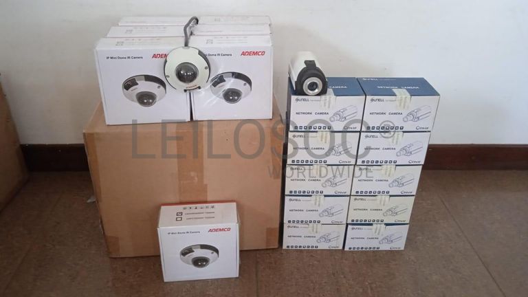 Câmeras de vigilância  + Equipamentos de vigilância  + Equipamentos de vigilância  + Equipamentos de vigilância  + Equipamentos de vigilância  + Equipamentos de vigilância  ·