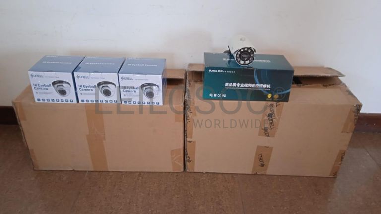 Câmeras de vigilância  + Equipamentos de vigilância  + Equipamentos de vigilância  + Equipamentos de vigilância  + Equipamentos de vigilância  + Equipamentos de vigilância  ·