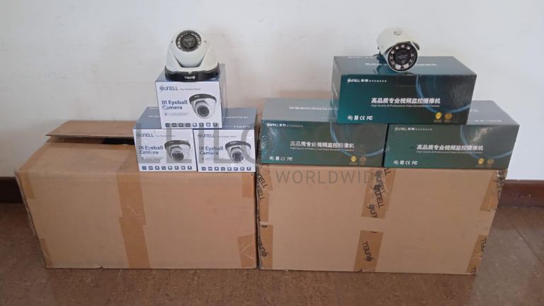 Equipamentos de vigilância  + Equipamentos de vigilância  + Equipamentos de vigilância  + Equipamentos de vigilância  + Equipamentos de vigilância  + Equipamentos de vigilância  ·