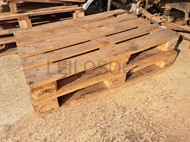 Paletes em madeira