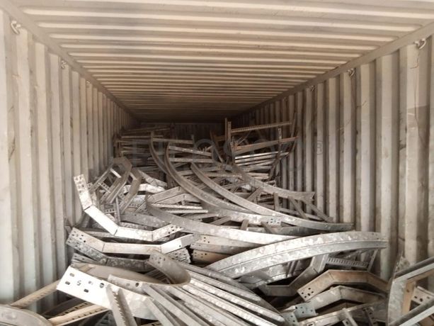 Estruturas metálicas ·