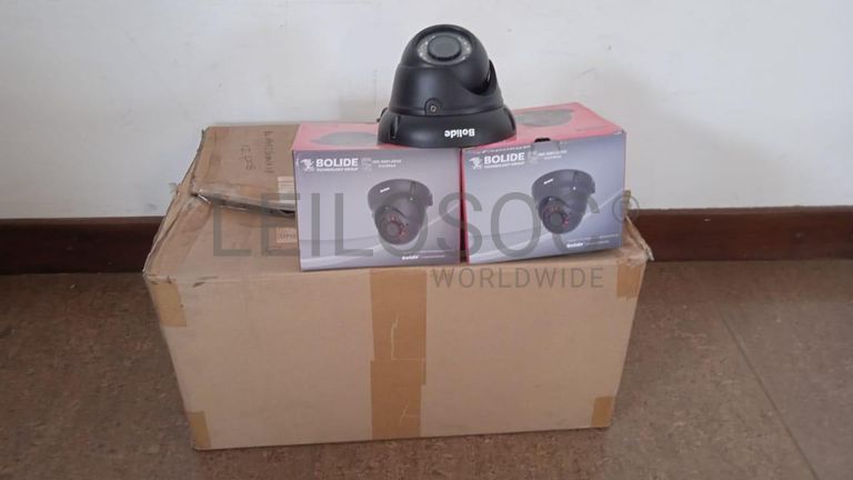 Equipamentos de vigilância  + Equipamentos de vigilância  + Equipamentos de vigilância  + Equipamentos de vigilância  + Equipamentos de vigilância  + Equipamentos de vigilância  ·