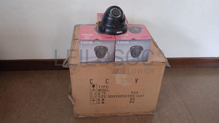 Equipamentos de vigilância  + Equipamentos de vigilância  + Equipamentos de vigilância  + Equipamentos de vigilância  + Equipamentos de vigilância  ·