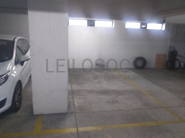 1/2 da Nua Propriedade de Lugar de garagem · São Mamede de Infesta