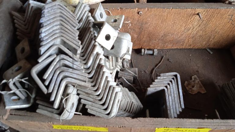 Diversos + Diversos + Caixas de Ferramentas + Diversos + Diversos + Diversos + Diversos + Diversos + Diversos + Diversos +  Lâmpadas de longo alcance. + Anilhas + Diversos + Heat Shrinks + Diversos + Discos de Corte + Motores + Porcas + Diversos + Braçadeiras + Diversos + Chapas 1,5m + Contentor de 40P ·