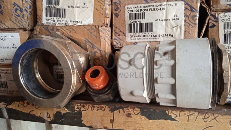 Diversos + Diversos + Caixas de Ferramentas + Diversos + Diversos + Diversos + Diversos + Diversos + Diversos + Diversos +  Lâmpadas de longo alcance. + Anilhas + Diversos + Heat Shrinks + Diversos + Discos de Corte + Motores + Porcas + Diversos + Braçadeiras + Diversos + Chapas 1,5m + Contentor de 40P ·