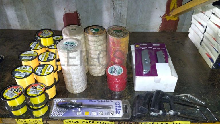 Diversos + Diversos + Grampos + Diversos + Diversos + Diversos + Electrodos + Diversos + Diversos + Diversos + Diversos + Diversos + Fitas + Diversos + Diversos + Máquinas Rebarbadora   + Diversos + Pregos 50×2.50mm + Diversos + Cintas + Cintas + Cintas + Cintas + Cintas + Mangueiras para maçarico  + Cintos de Segurança + Diversos + Diversos + Porcas + Porcas + Diversos + Pregos   + Parafusos + Material Hospitalar + Diversos + Cordas + Diversos + Material para Soldadura + Material para Instalacao electrica + Diversos + Spray Q20 + Braçadeiras + Rolos de rede   + Cerca de Segurança + Cabo flexível  + Abaraçadeiras + Materia para soldadura + Abraçadeiras + Diversos + Bombas de água   + Diversos + Compressor   + Contentor de 40P ·