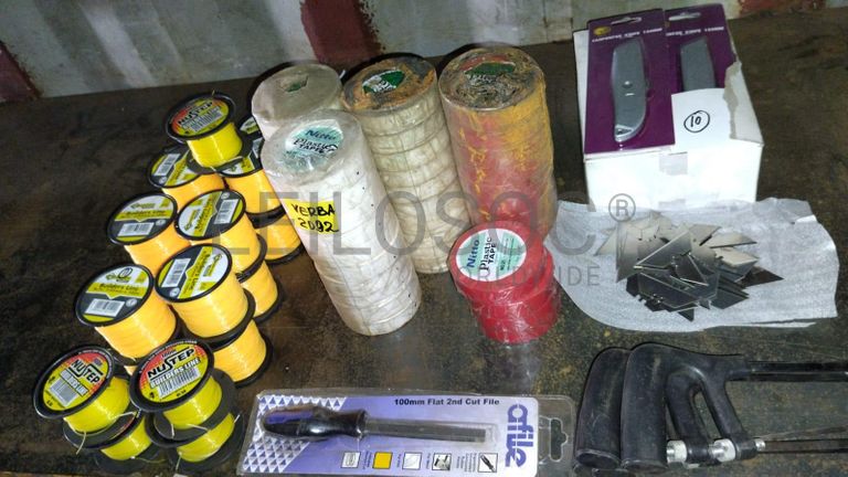 Diversos + Diversos + Grampos + Diversos + Diversos + Diversos + Electrodos + Diversos + Diversos + Diversos + Diversos + Diversos + Fitas + Diversos + Diversos + Máquinas Rebarbadora   + Diversos + Pregos 50×2.50mm + Diversos + Cintas + Cintas + Cintas + Cintas + Cintas + Mangueiras para maçarico  + Cintos de Segurança + Diversos + Diversos + Porcas + Porcas + Diversos + Pregos   + Parafusos + Material Hospitalar + Diversos + Cordas + Diversos + Material para Soldadura + Material para Instalacao electrica + Diversos + Spray Q20 + Braçadeiras + Rolos de rede   + Cerca de Segurança + Cabo flexível  + Abaraçadeiras + Materia para soldadura + Abraçadeiras + Diversos + Bombas de água   + Diversos + Compressor   + Contentor de 40P ·