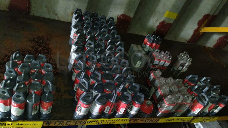 Diversos + Diversos + Grampos + Diversos + Diversos + Diversos + Electrodos + Diversos + Diversos + Diversos + Diversos + Diversos + Fitas + Diversos + Diversos + Máquinas Rebarbadora   + Diversos + Pregos 50×2.50mm + Diversos + Cintas + Cintas + Cintas + Cintas + Cintas + Mangueiras para maçarico  + Cintos de Segurança + Diversos + Diversos + Porcas + Porcas + Diversos + Pregos   + Parafusos + Material Hospitalar + Diversos + Cordas + Diversos + Material para Soldadura + Material para Instalacao electrica + Diversos + Spray Q20 + Braçadeiras + Rolos de rede   + Cerca de Segurança + Cabo flexível  + Abaraçadeiras + Materia para soldadura + Abraçadeiras + Diversos + Bombas de água   + Diversos + Compressor   + Contentor de 40P ·