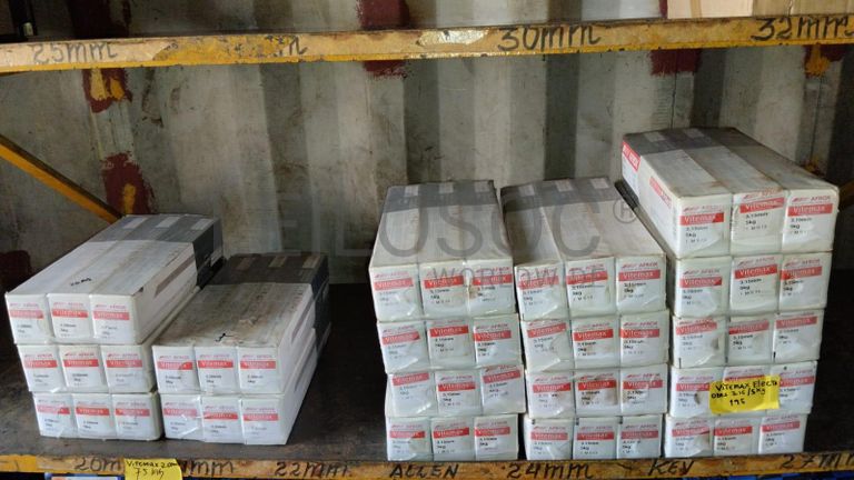 Diversos + Diversos + Grampos + Diversos + Diversos + Diversos + Electrodos + Diversos + Diversos + Diversos + Diversos + Diversos + Fitas + Diversos + Diversos + Máquinas Rebarbadora   + Diversos + Pregos 50×2.50mm + Diversos + Cintas + Cintas + Cintas + Cintas + Cintas + Mangueiras para maçarico  + Cintos de Segurança + Diversos + Diversos + Porcas + Porcas + Diversos + Pregos   + Parafusos + Material Hospitalar + Diversos + Cordas + Diversos + Material para Soldadura + Material para Instalacao electrica + Diversos + Spray Q20 + Braçadeiras + Rolos de rede   + Cerca de Segurança + Cabo flexível  + Abaraçadeiras + Materia para soldadura + Abraçadeiras + Diversos + Bombas de água   + Diversos + Compressor   + Contentor de 40P ·