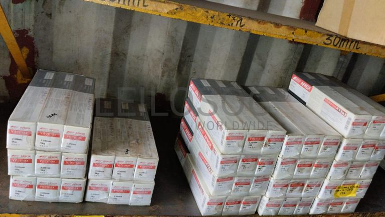 Diversos + Diversos + Grampos + Diversos + Diversos + Diversos + Electrodos + Diversos + Diversos + Diversos + Diversos + Diversos + Fitas + Diversos + Diversos + Máquinas Rebarbadora   + Diversos + Pregos 50×2.50mm + Diversos + Cintas + Cintas + Cintas + Cintas + Cintas + Mangueiras para maçarico  + Cintos de Segurança + Diversos + Diversos + Porcas + Porcas + Diversos + Pregos   + Parafusos + Material Hospitalar + Diversos + Cordas + Diversos + Material para Soldadura + Material para Instalacao electrica + Diversos + Spray Q20 + Braçadeiras + Rolos de rede   + Cerca de Segurança + Cabo flexível  + Abaraçadeiras + Materia para soldadura + Abraçadeiras + Diversos + Bombas de água   + Diversos + Compressor   + Contentor de 40P ·