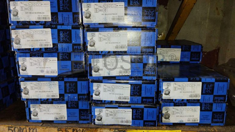 Diversos + Diversos + Grampos + Diversos + Diversos + Diversos + Electrodos + Diversos + Diversos + Diversos + Diversos + Diversos + Fitas + Diversos + Diversos + Máquinas Rebarbadora   + Diversos + Pregos 50×2.50mm + Diversos + Cintas + Cintas + Cintas + Cintas + Cintas + Mangueiras para maçarico  + Cintos de Segurança + Diversos + Diversos + Porcas + Porcas + Diversos + Pregos   + Parafusos + Material Hospitalar + Diversos + Cordas + Diversos + Material para Soldadura + Material para Instalacao electrica + Diversos + Spray Q20 + Braçadeiras + Rolos de rede   + Cerca de Segurança + Cabo flexível  + Abaraçadeiras + Materia para soldadura + Abraçadeiras + Diversos + Bombas de água   + Diversos + Compressor   + Contentor de 40P ·