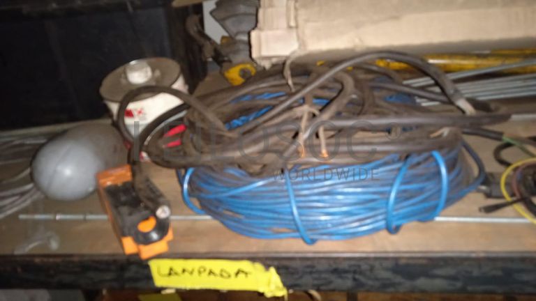 Diversos + Diversos + Caixas de Ferramentas + Diversos + Diversos + Diversos + Diversos + Diversos + Diversos + Diversos +  Lâmpadas de longo alcance. + Anilhas + Diversos + Heat Shrinks + Diversos + Discos de Corte + Motores + Porcas + Diversos + Braçadeiras + Diversos + Chapas 1,5m + Contentor de 40P ·