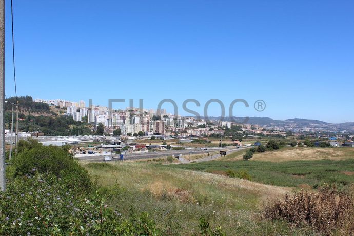Terreno c/ 5,6 ha · Loures