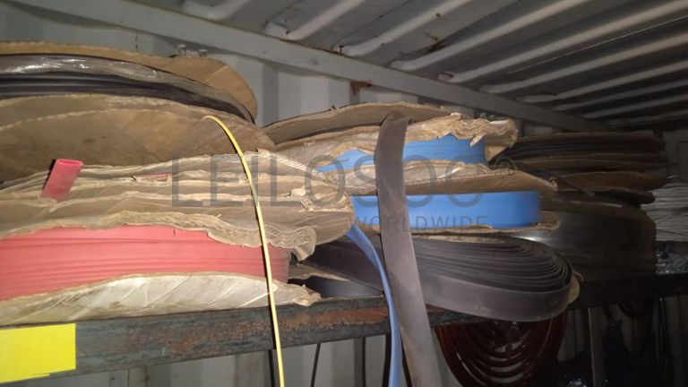 Diversos + Diversos + Caixas de Ferramentas + Diversos + Diversos + Diversos + Diversos + Diversos + Diversos + Diversos +  Lâmpadas de longo alcance. + Anilhas + Diversos + Heat Shrinks + Diversos + Discos de Corte + Motores + Porcas + Diversos + Braçadeiras + Diversos + Chapas 1,5m + Contentor de 40P ·