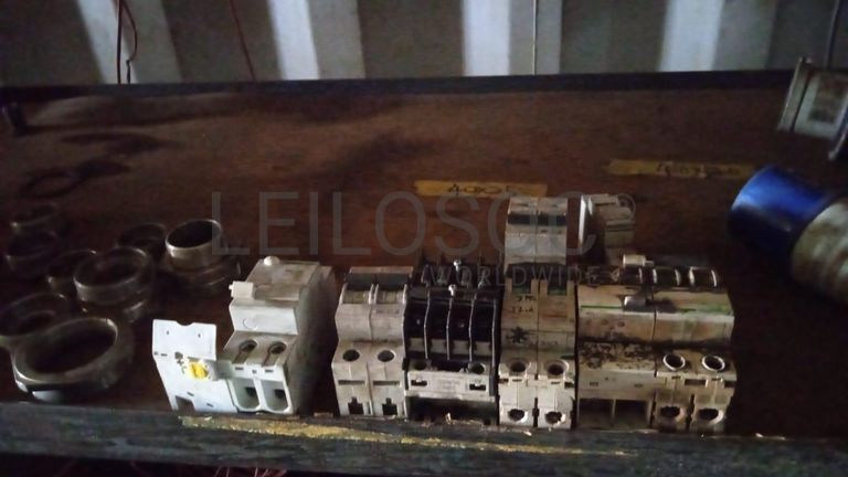 Diversos + Diversos + Caixas de Ferramentas + Diversos + Diversos + Diversos + Diversos + Diversos + Diversos + Diversos +  Lâmpadas de longo alcance. + Anilhas + Diversos + Heat Shrinks + Diversos + Discos de Corte + Motores + Porcas + Diversos + Braçadeiras + Diversos + Chapas 1,5m + Contentor de 40P ·