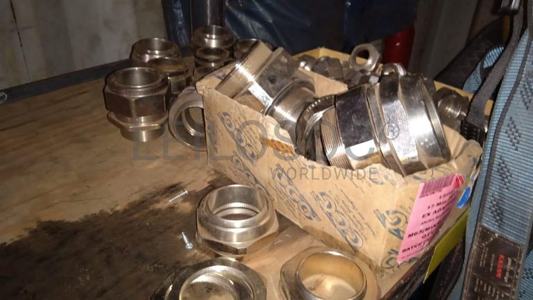 Diversos + Diversos + Caixas de Ferramentas + Diversos + Diversos + Diversos + Diversos + Diversos + Diversos + Diversos +  Lâmpadas de longo alcance. + Anilhas + Diversos + Heat Shrinks + Diversos + Discos de Corte + Motores + Porcas + Diversos + Braçadeiras + Diversos + Chapas 1,5m + Contentor de 40P ·