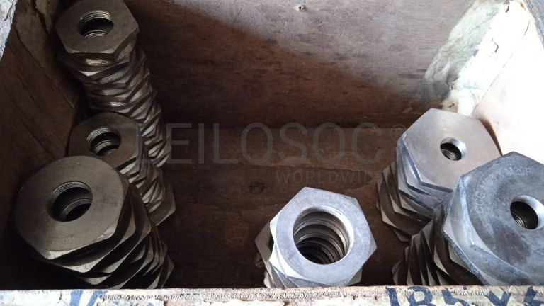 Diversos + Diversos + Caixas de Ferramentas + Diversos + Diversos + Diversos + Diversos + Diversos + Diversos + Diversos +  Lâmpadas de longo alcance. + Anilhas + Diversos + Heat Shrinks + Diversos + Discos de Corte + Motores + Porcas + Diversos + Braçadeiras + Diversos + Chapas 1,5m + Contentor de 40P ·