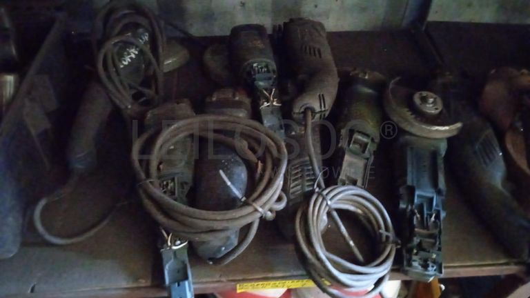 Diversos + Rebarbadeiras   + Diversos + Diversos + Rebarbadeiras + Furadeira + Diversos + Braçadeiras + Torque Wreck + Radiadores + Diversos + Diversos + Diversos + Diversos + Diversos + Diversos + Diversos + Diversos + Contentor de 40P ·