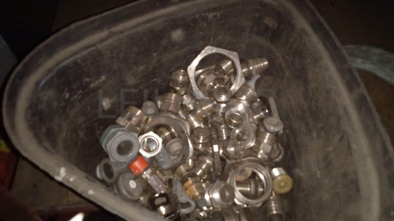 Diversos + Rebarbadeiras   + Diversos + Diversos + Rebarbadeiras + Furadeira + Diversos + Braçadeiras + Torque Wreck + Radiadores + Diversos + Diversos + Diversos + Diversos + Diversos + Diversos + Diversos + Diversos + Contentor de 40P ·