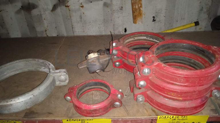 Diversos + Rebarbadeiras   + Diversos + Diversos + Rebarbadeiras + Furadeira + Diversos + Braçadeiras + Torque Wreck + Radiadores + Diversos + Diversos + Diversos + Diversos + Diversos + Diversos + Diversos + Diversos + Contentor de 40P ·