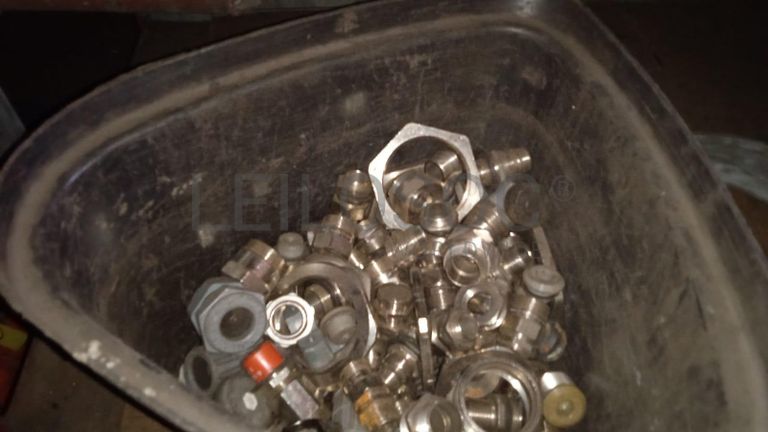 Diversos + Rebarbadeiras   + Diversos + Diversos + Rebarbadeiras + Furadeira + Diversos + Braçadeiras + Torque Wreck + Radiadores + Diversos + Diversos + Diversos + Diversos + Diversos + Diversos + Diversos + Diversos + Contentor de 40P ·