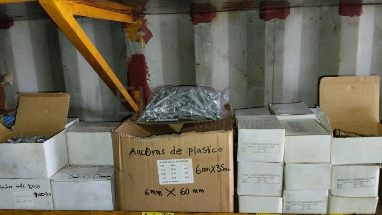 Diversos + Diversos + Grampos + Diversos + Diversos + Diversos + Electrodos + Diversos + Diversos + Diversos + Diversos + Diversos + Fitas + Diversos + Diversos + Máquinas Rebarbadora   + Diversos + Pregos 50×2.50mm + Diversos + Cintas + Cintas + Cintas + Cintas + Cintas + Mangueiras para maçarico  + Cintos de Segurança + Diversos + Diversos + Porcas + Porcas + Diversos + Pregos   + Parafusos + Material Hospitalar + Diversos + Cordas + Diversos + Material para Soldadura + Material para Instalacao electrica + Diversos + Spray Q20 + Braçadeiras + Rolos de rede   + Cerca de Segurança + Cabo flexível  + Abaraçadeiras + Materia para soldadura + Abraçadeiras + Diversos + Bombas de água   + Diversos + Compressor   + Contentor de 40P ·