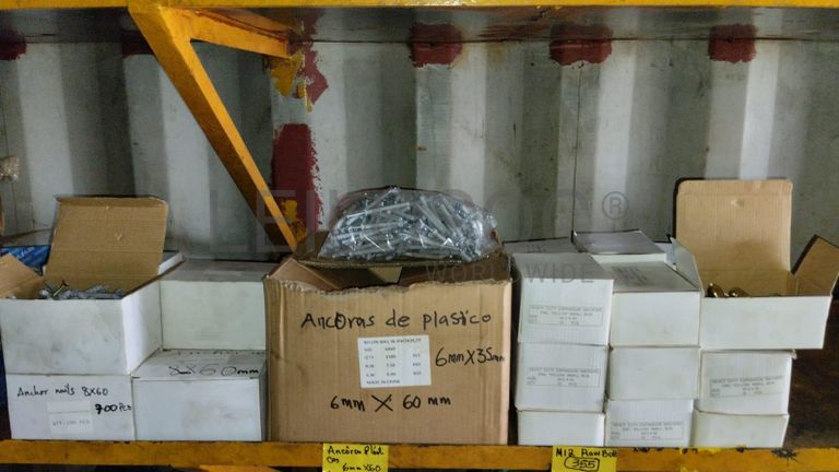 Diversos + Diversos + Grampos + Diversos + Diversos + Diversos + Electrodos + Diversos + Diversos + Diversos + Diversos + Diversos + Fitas + Diversos + Diversos + Máquinas Rebarbadora   + Diversos + Pregos 50×2.50mm + Diversos + Cintas + Cintas + Cintas + Cintas + Cintas + Mangueiras para maçarico  + Cintos de Segurança + Diversos + Diversos + Porcas + Porcas + Diversos + Pregos   + Parafusos + Material Hospitalar + Diversos + Cordas + Diversos + Material para Soldadura + Material para Instalacao electrica + Diversos + Spray Q20 + Braçadeiras + Rolos de rede   + Cerca de Segurança + Cabo flexível  + Abaraçadeiras + Materia para soldadura + Abraçadeiras + Diversos + Bombas de água   + Diversos + Compressor   + Contentor de 40P ·