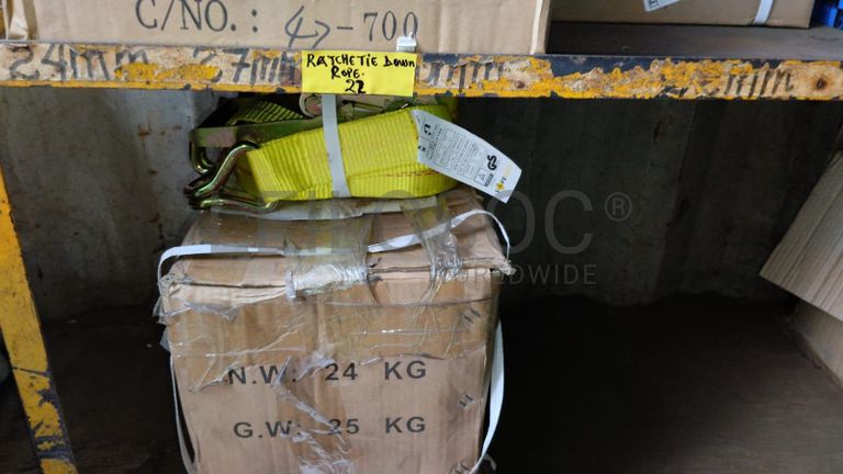 Diversos + Diversos + Grampos + Diversos + Diversos + Diversos + Electrodos + Diversos + Diversos + Diversos + Diversos + Diversos + Fitas + Diversos + Diversos + Máquinas Rebarbadora   + Diversos + Pregos 50×2.50mm + Diversos + Cintas + Cintas + Cintas + Cintas + Cintas + Mangueiras para maçarico  + Cintos de Segurança + Diversos + Diversos + Porcas + Porcas + Diversos + Pregos   + Parafusos + Material Hospitalar + Diversos + Cordas + Diversos + Material para Soldadura + Material para Instalacao electrica + Diversos + Spray Q20 + Braçadeiras + Rolos de rede   + Cerca de Segurança + Cabo flexível  + Abaraçadeiras + Materia para soldadura + Abraçadeiras + Diversos + Bombas de água   + Diversos + Compressor   + Contentor de 40P ·