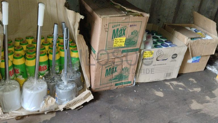 Diversos + Diversos + Grampos + Diversos + Diversos + Diversos + Electrodos + Diversos + Diversos + Diversos + Diversos + Diversos + Fitas + Diversos + Diversos + Máquinas Rebarbadora   + Diversos + Pregos 50×2.50mm + Diversos + Cintas + Cintas + Cintas + Cintas + Cintas + Mangueiras para maçarico  + Cintos de Segurança + Diversos + Diversos + Porcas + Porcas + Diversos + Pregos   + Parafusos + Material Hospitalar + Diversos + Cordas + Diversos + Material para Soldadura + Material para Instalacao electrica + Diversos + Spray Q20 + Braçadeiras + Rolos de rede   + Cerca de Segurança + Cabo flexível  + Abaraçadeiras + Materia para soldadura + Abraçadeiras + Diversos + Bombas de água   + Diversos + Compressor   + Contentor de 40P ·