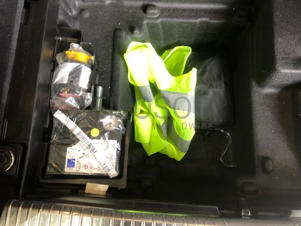 Mercedes-Benz C180D · Ano 2016