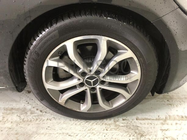 Mercedes-Benz C180D · Ano 2016