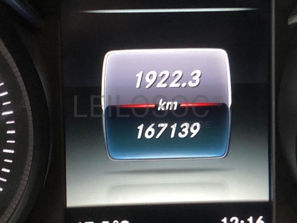 Mercedes-Benz C180D · Ano 2016